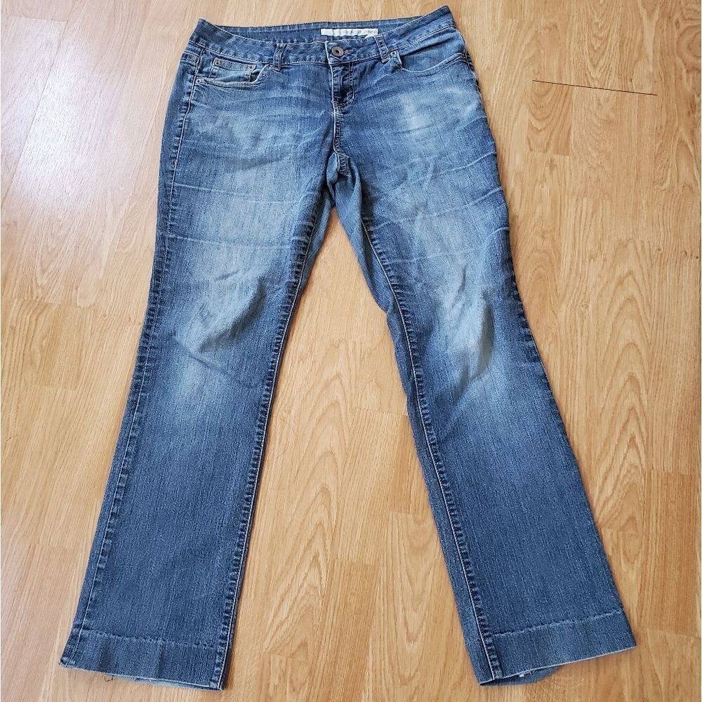 DKNY Jeans  